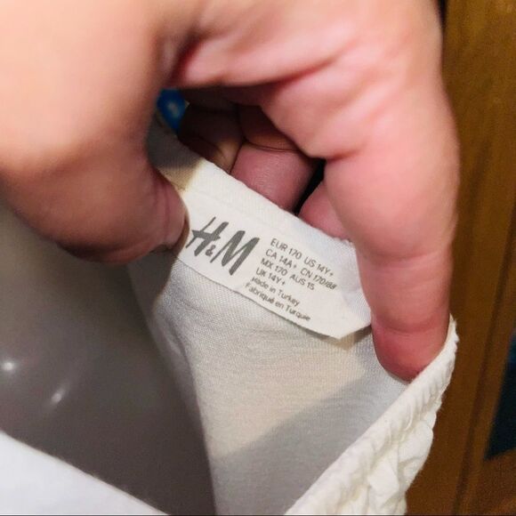 4/$25 - H&M White Summer Top - Picture 2 of 5